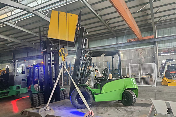 Manforce Electric Rough Terrain Forklift Passed CE Testing Examination