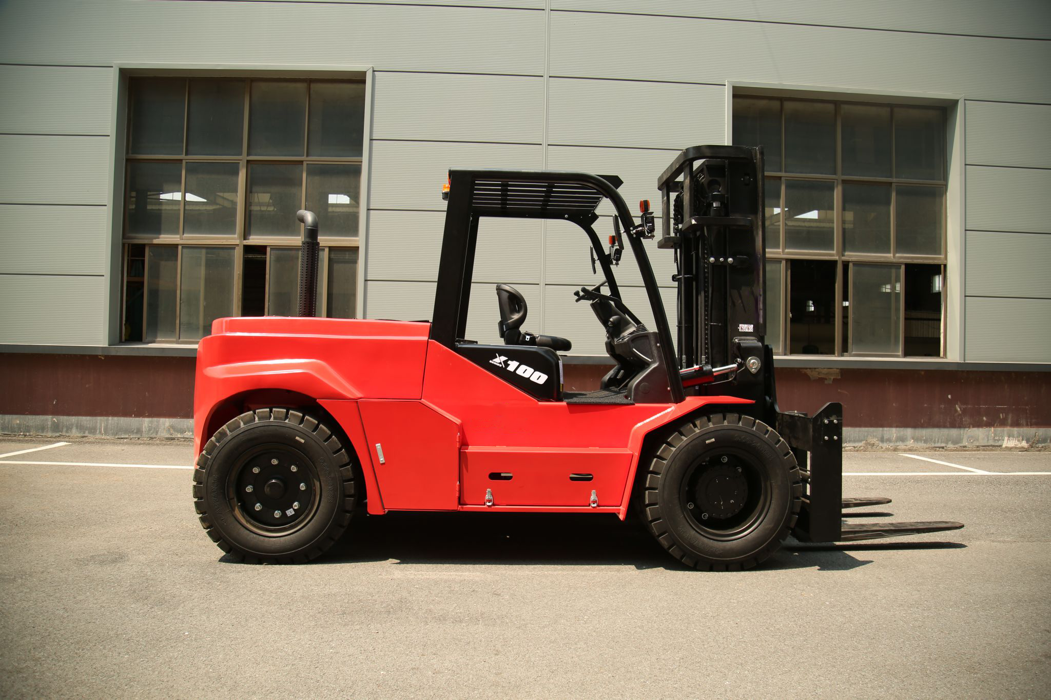 New Product Launch:Manforce 10T Heavy-Duty Forklift Now Available!